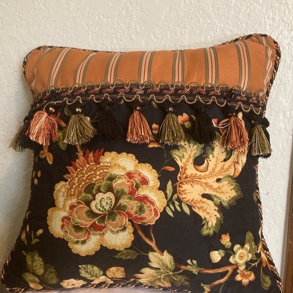 Croscill Throw Pillow approx 17x17” Bohemian style Striped on back w/11 Tassels - Picture 3 of 13